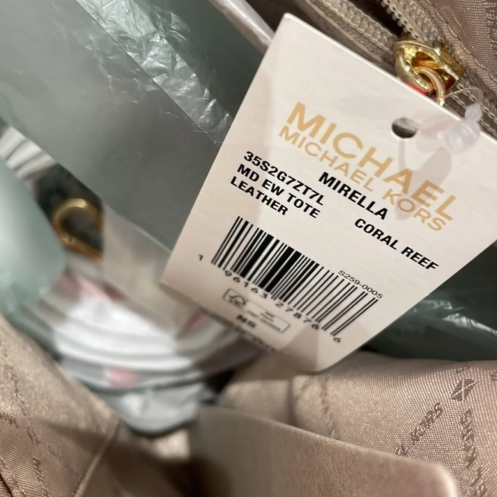 MICHAEL KORS ❤️
Mirella Medium Pebbled Leather Tote Bag - Picture 4 of 6